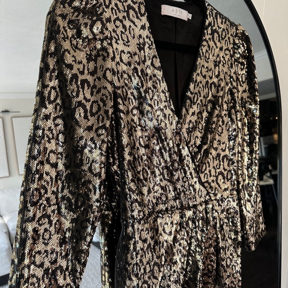 Astr Metallic Leopard Print Robe - Picture 3 of 4